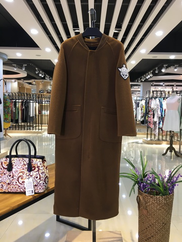 你还在犹豫要不要拿夏装吗？识货的都已经备双_各种品牌女装折扣货源