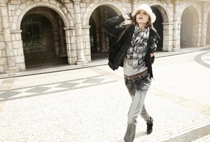 选择更好的服装批发市场给我们带来更多的利益_品牌折扣店货源进货渠道