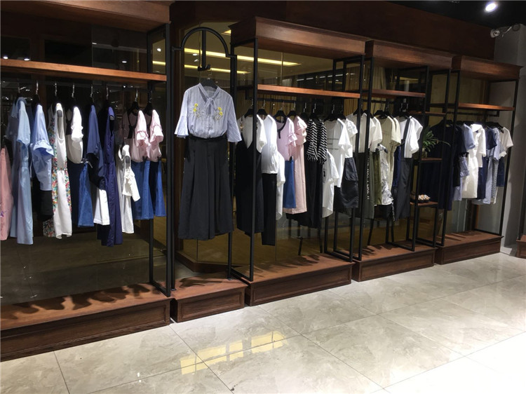 大量供应三彩品牌女装四季货之夏装新货分份批_品牌女装加盟免费铺货