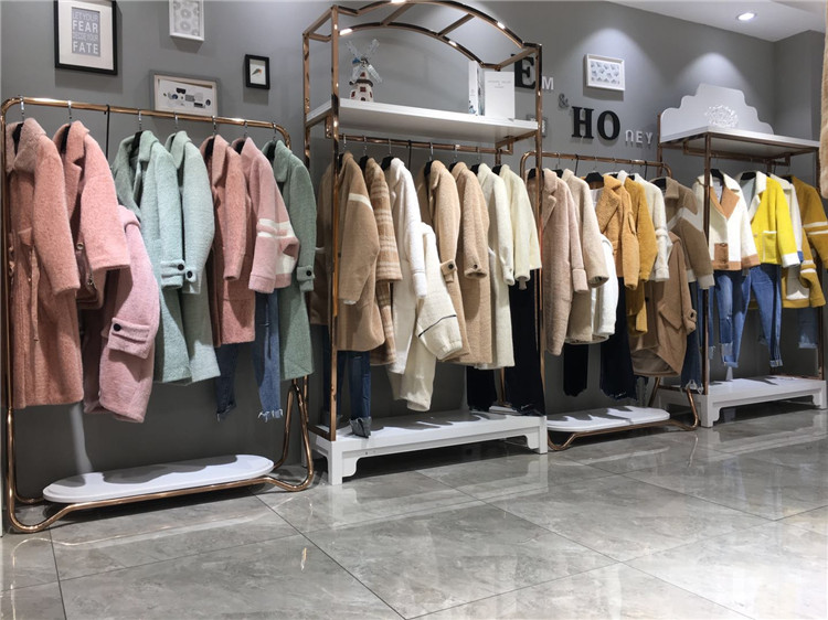 服装销售的知识之色彩搭配！_品牌折扣店怎么加盟