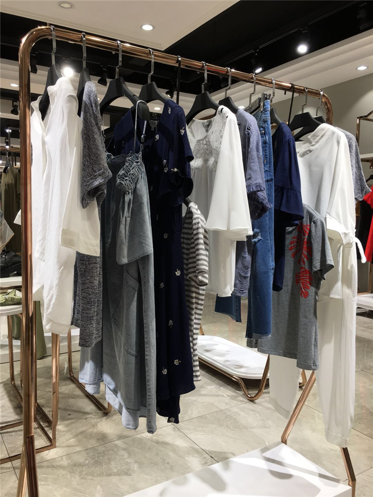 宠爱女人夏季新款女连衣裙批发尾货库存走份