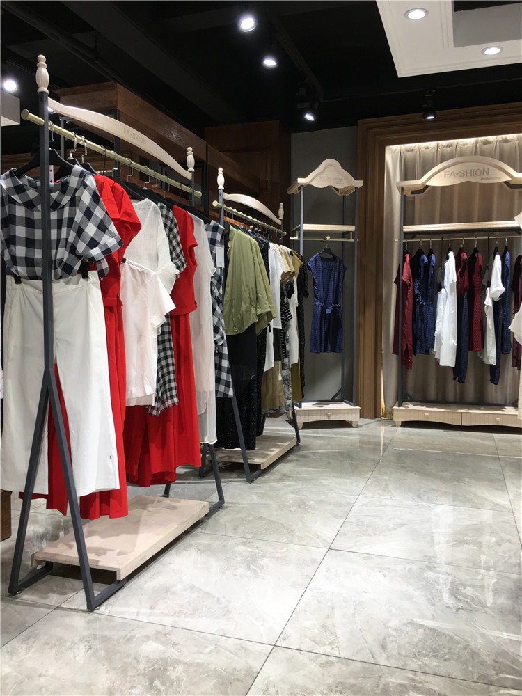 推荐夏装好货佧茜文品牌折扣女装货源_品牌折扣女装哪有可以加盟