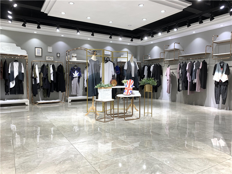 品牌折扣库存2021春夏HK潮牌个性女装货源_品牌折扣店货源进货渠道