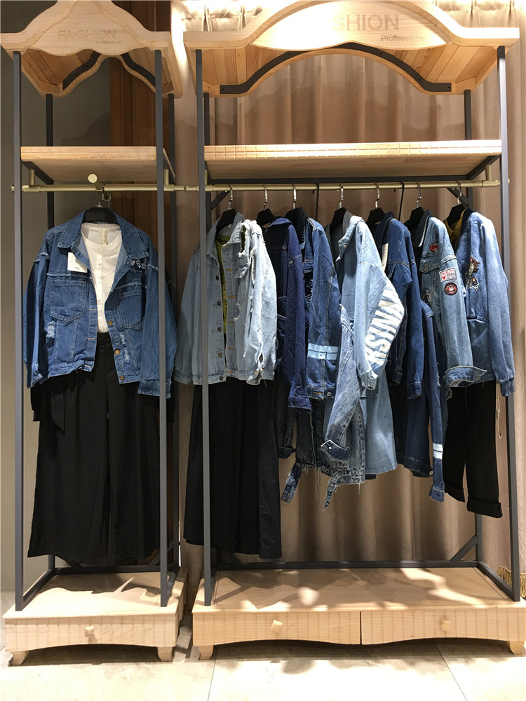 时尚百搭女装春款外套牛仔风格最新爆款低价走_品牌女装折扣店一折货源