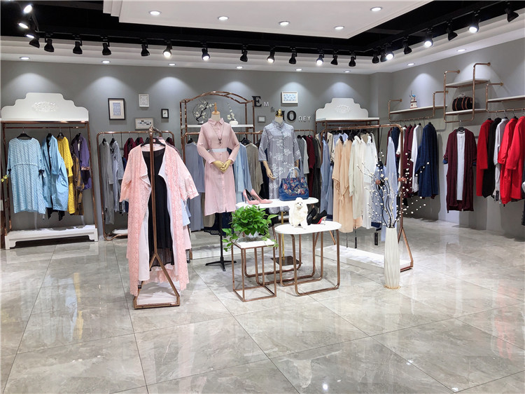 深圳高端货品创格原创设计师大码秋冬装走份_品牌折扣女装哪有可以加盟