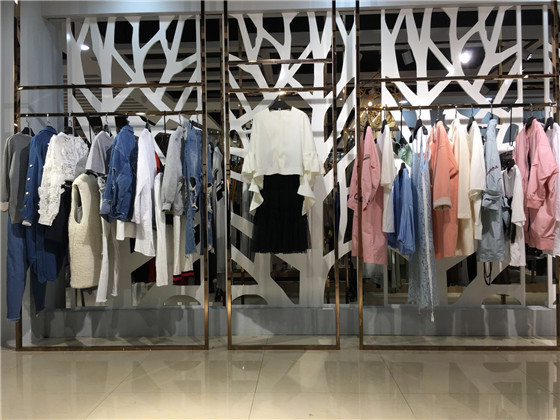 1折欧货柯兰正品春秋装尾货清仓风衣外套好比例_品牌折扣店进货渠道