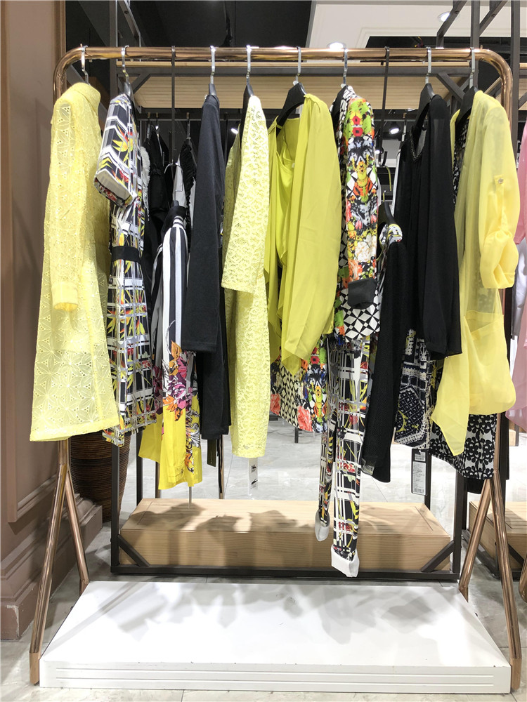 广州品牌折扣女装走份批发亨奴专柜成熟女装_杭州女装免费铺货加盟