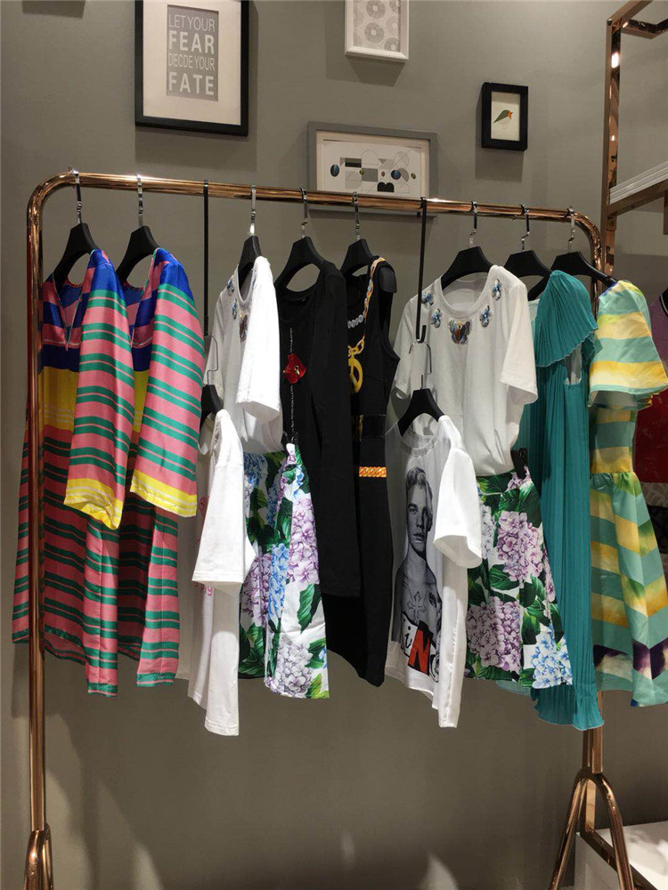 供应2021年欧洲站女装到新货_品牌折扣女装批发货源哪家好