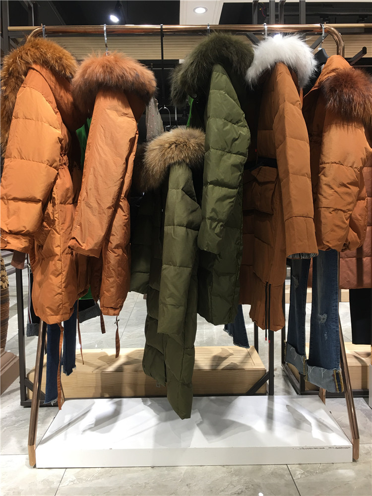 妮妮宝贝品牌女装2021冬装新款连帽加厚羽绒服走_想开一个品牌折扣店进货渠道