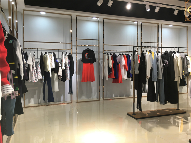 一线大牌乐町春季新款女装连衣裙潮流春套头时_品牌女装加盟免费铺货