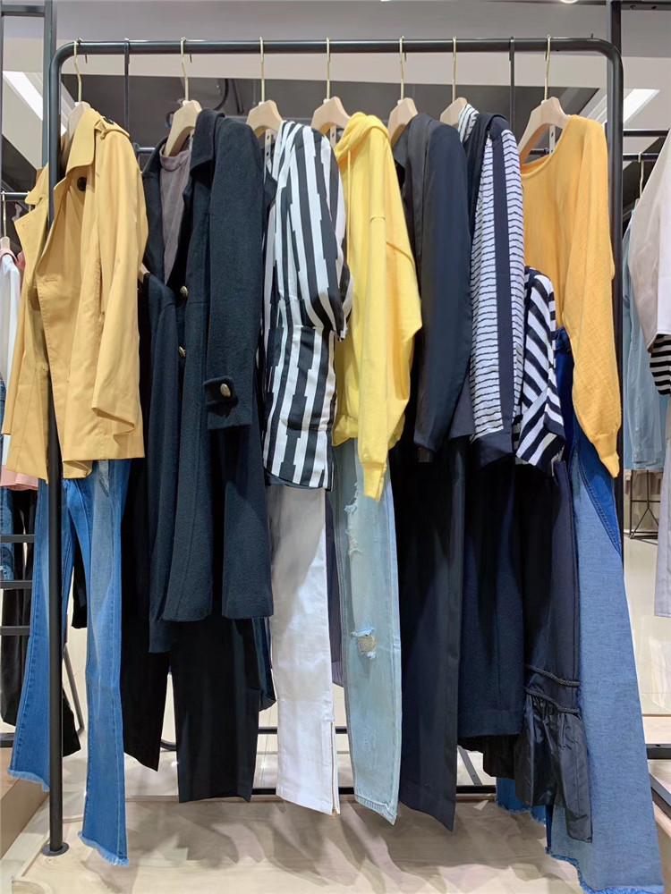 曼德诗中高档服装货源21秋装折扣女装尾货实体店_品牌折扣店进货渠道
