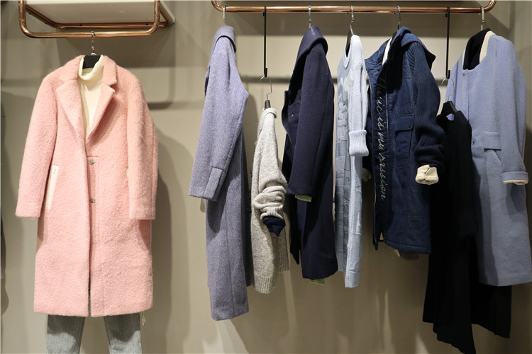 梵凯法国2021冬季棉麻女装工厂货源走份尾货折扣批_品牌折扣女装货源批发