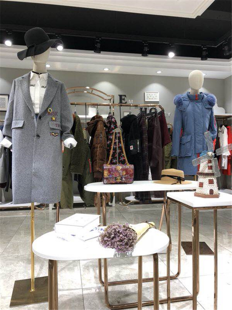 供应杭州少淑女装品牌慕拉女装2021年秋冬装_女装品牌折扣店进货渠道