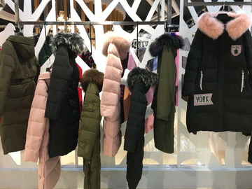 抢手货的羽绒服！_品牌女装加盟免费铺货
