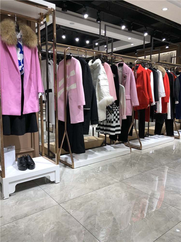 太平鸟2021新款品牌折扣女装尾货走份_品牌女装折扣店一折货源