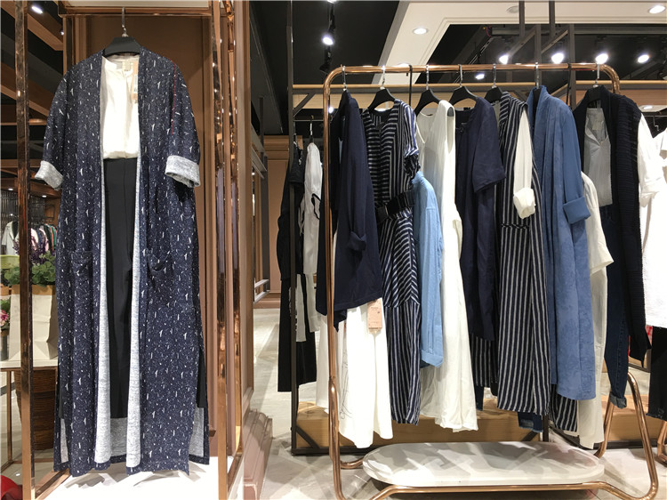芮玛专柜2021春装款女装简约休闲外套折扣女装店_女装品牌折扣尾货进货渠道