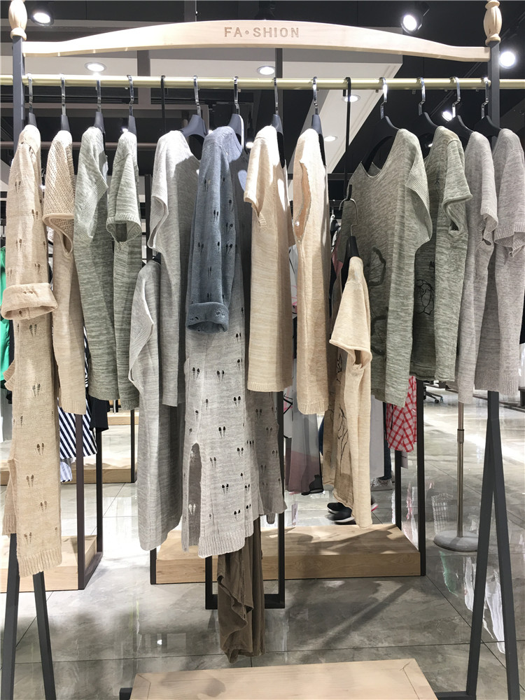 2021年新货春夏女装娅迪丝绮品牌折扣店货源_品牌折扣女装货源批发