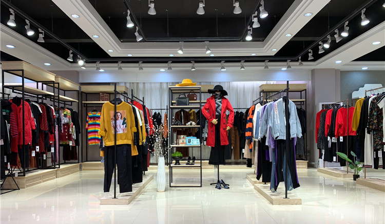 2021春秋女装货源供应蜂后国际品牌折扣女装走份_怎样开品牌折扣店