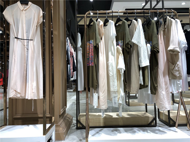 白茶17年夏装品牌折扣店服装进货渠道