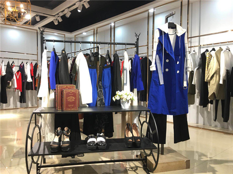 高档品牌连衣裙秋季新款时尚品牌羽纱国际_品牌折扣女装批发货源哪家好