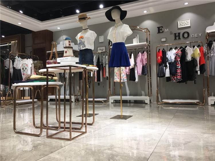 女生如何找准自己的穿衣风格，提升衣着品味？_品牌女装加盟免费铺货