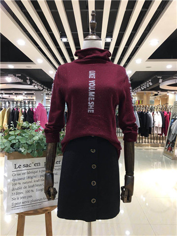 秋冬必备：特价秋冬女装中领毛衣女收身套头百_品牌女装折扣店一折货源