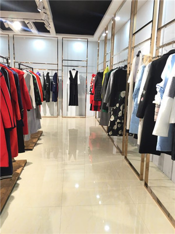 特价秒杀16秋冬精致典雅的女装品牌雷索思折扣原_折扣女装有哪些能加盟