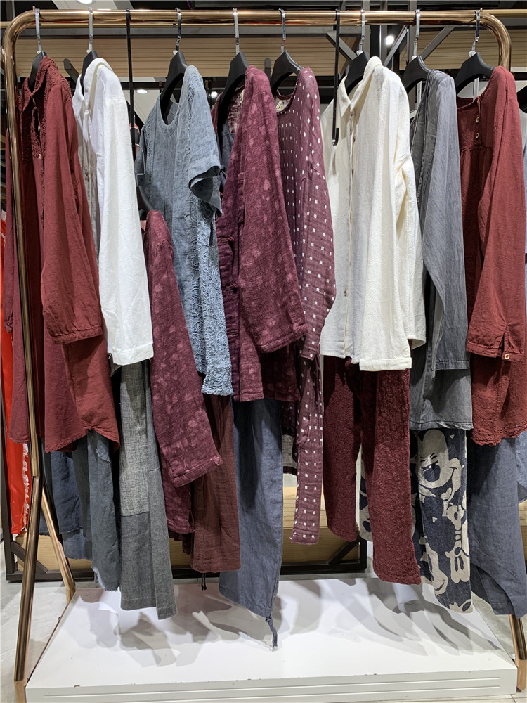 布波堡21春百搭休闲女装品牌折扣尾货走份实体店_各种品牌女装折扣货源