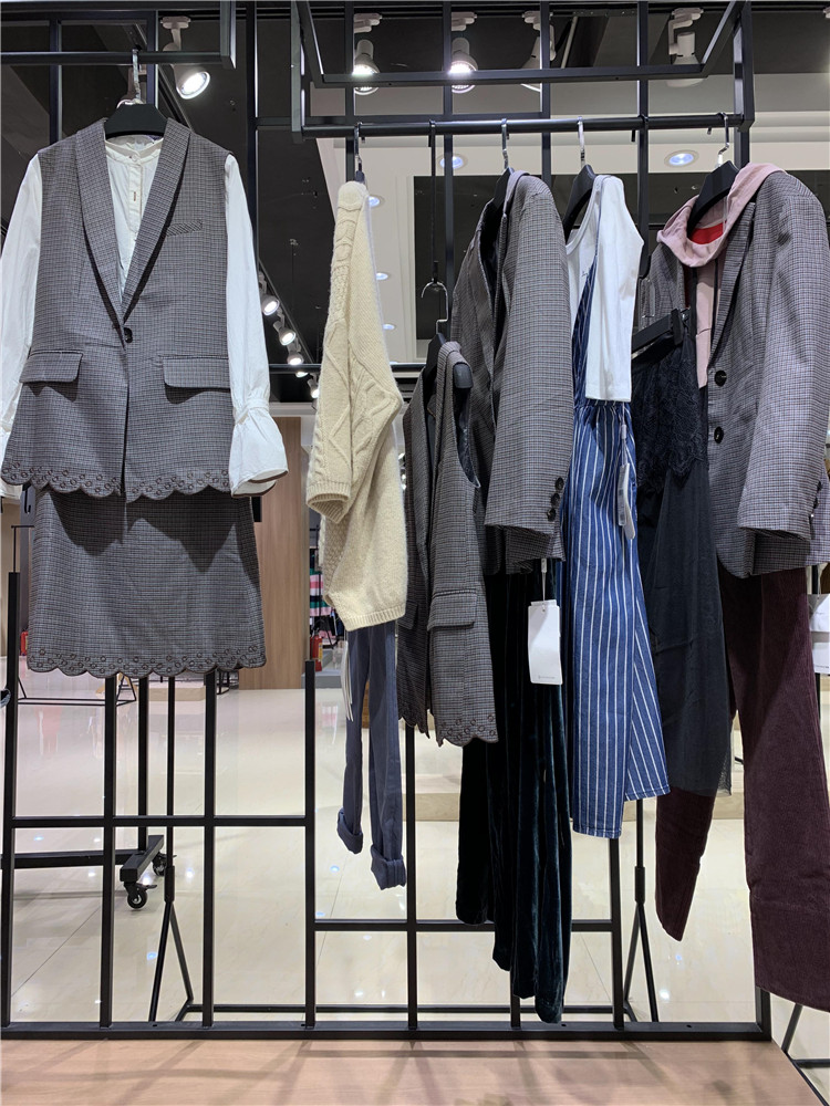 2021费依高端秋装品牌折扣女装尾货走份批发连衣_想开品牌女装折扣店
