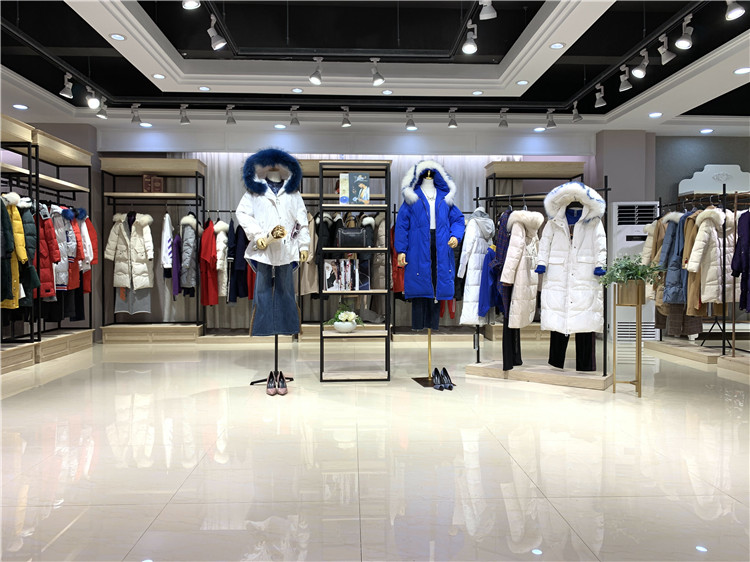 伊袖品牌女装折扣一手货源实拍直播走份库存尾_品牌女装折扣店一折货源