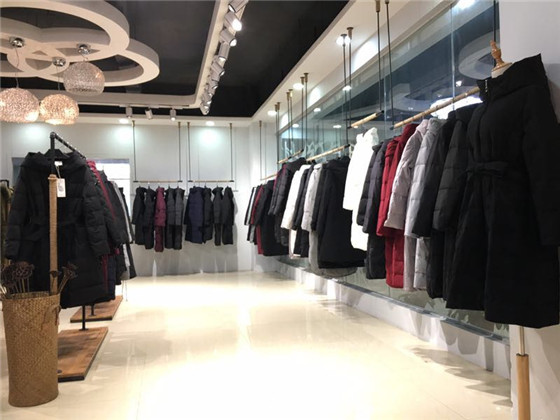 2021冬季新品墨布语韩版羽绒服女中长款加厚大毛_免费铺货女装折扣店加盟