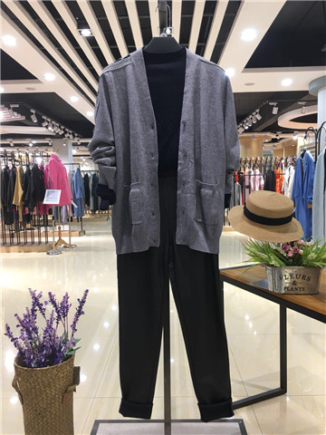 璞绣秋冬装时尚淑女品牌折扣女装走份批发大衣_品牌折扣店女装加盟哪家好