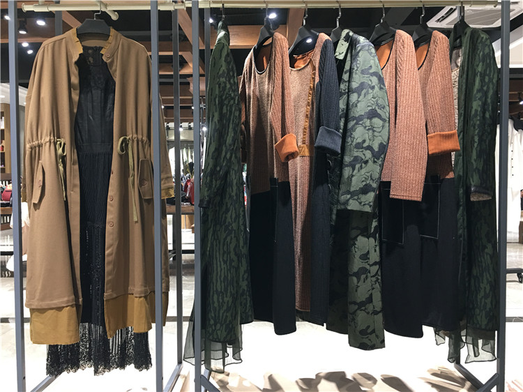 伊黛尔欧美女装春季新款少女风连衣裙走份批发_女装品牌折扣尾货进货渠道