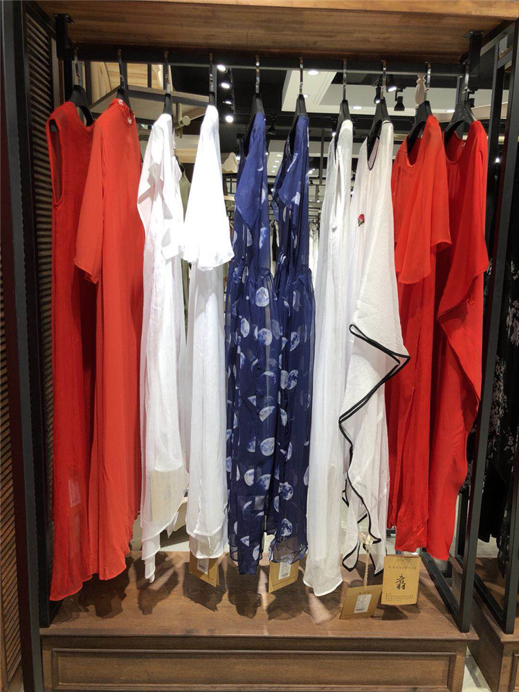 翥牌2021夏新款品牌折扣女装尾货走份拿货_女装品牌折扣店进货渠道