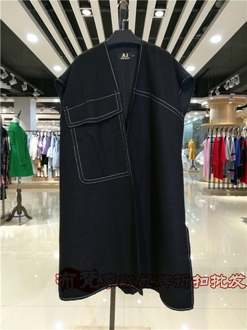 深圳一线设计师品牌云凤思儒品牌折扣女装批发_想开品牌女装折扣店