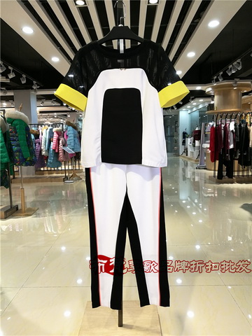 女装实体店PK网店之避短！_品牌折扣店进货渠道