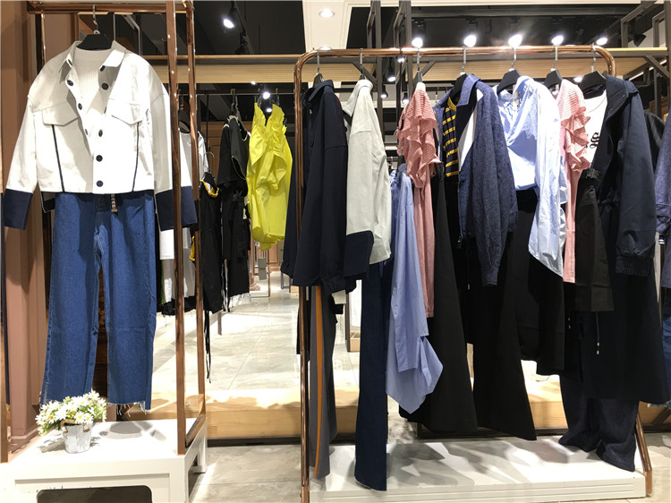 2021春装库存太平鸟女装新款时尚折扣店份货_女装品牌折扣店进货渠道