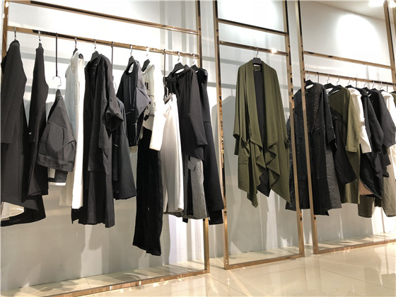 香港一线品牌巴丽景正品尾货特价走份_品牌折扣店怎样进货