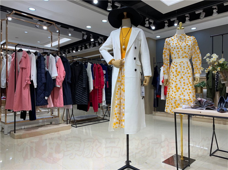 秋冬季新款休闲女装2021一三国际商场专柜撤柜品_想开一个品牌折扣店进货渠道