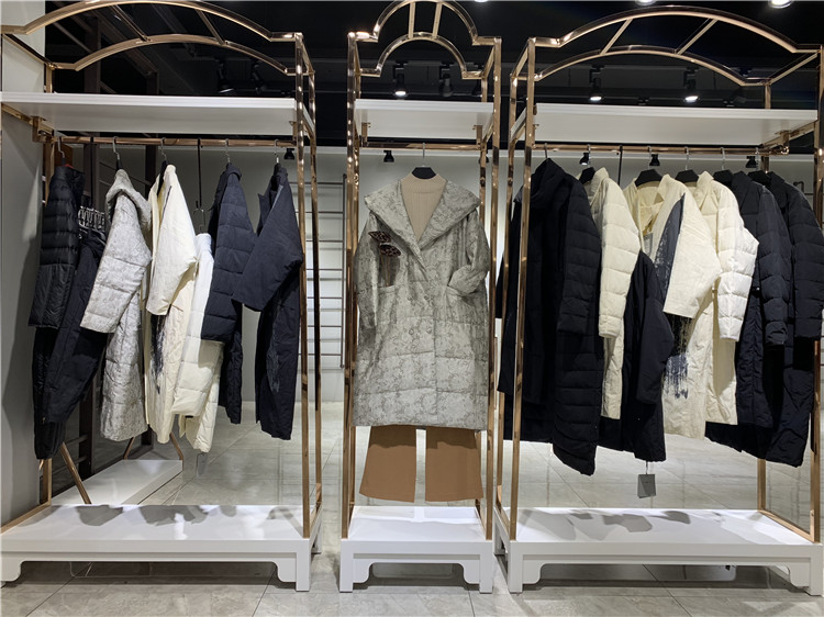 新货供应2021冬上海高端原创设计师可妮尔品牌纯羽_品牌折扣店怎样进货