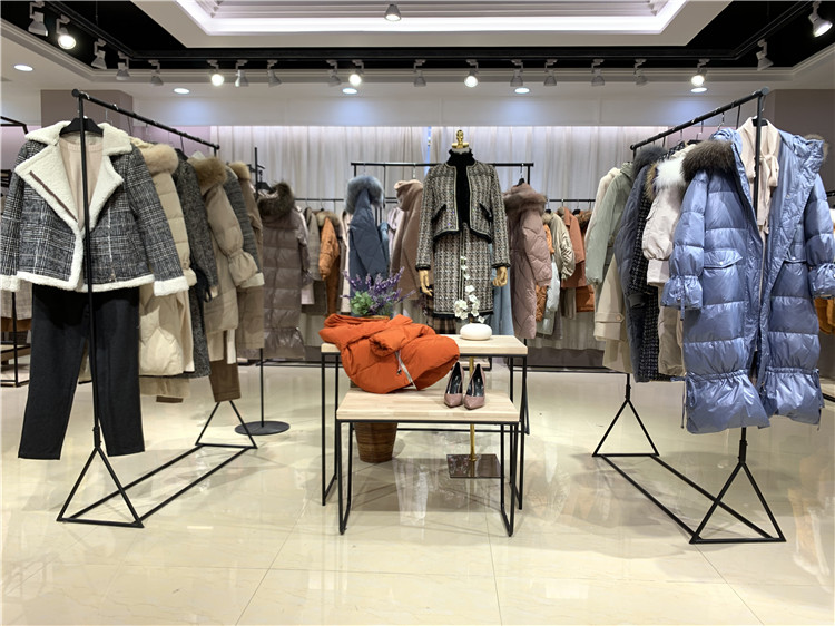 品牌尾货女装批发专柜同步款纳纹21秋冬装_折扣女装有哪些能加盟