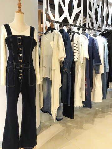 提升女装店人气的七大陈列技巧!_想开一个品牌折扣店进货渠道