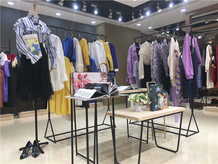 新作品牌折扣店批发2021秋装库存尾货新作精品货_折扣女装有哪些能加盟