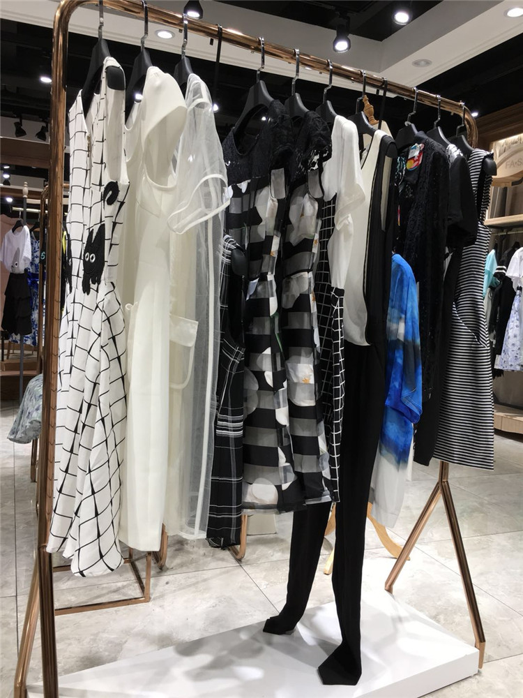 新货供应巨钻2021夏款品牌折扣库存尾货_想开品牌女装折扣店