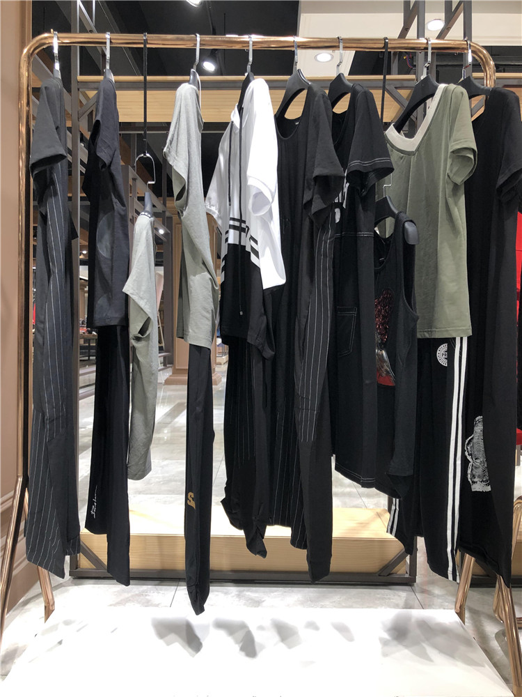 杭州雨希服饰品牌折扣女装专柜正品店清仓连衣_品牌折扣女装批发货源哪家好