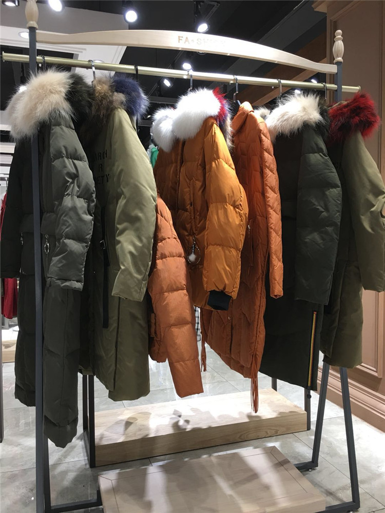 网络时代开折扣女装实体店几点重要要素！_想开品牌女装折扣店