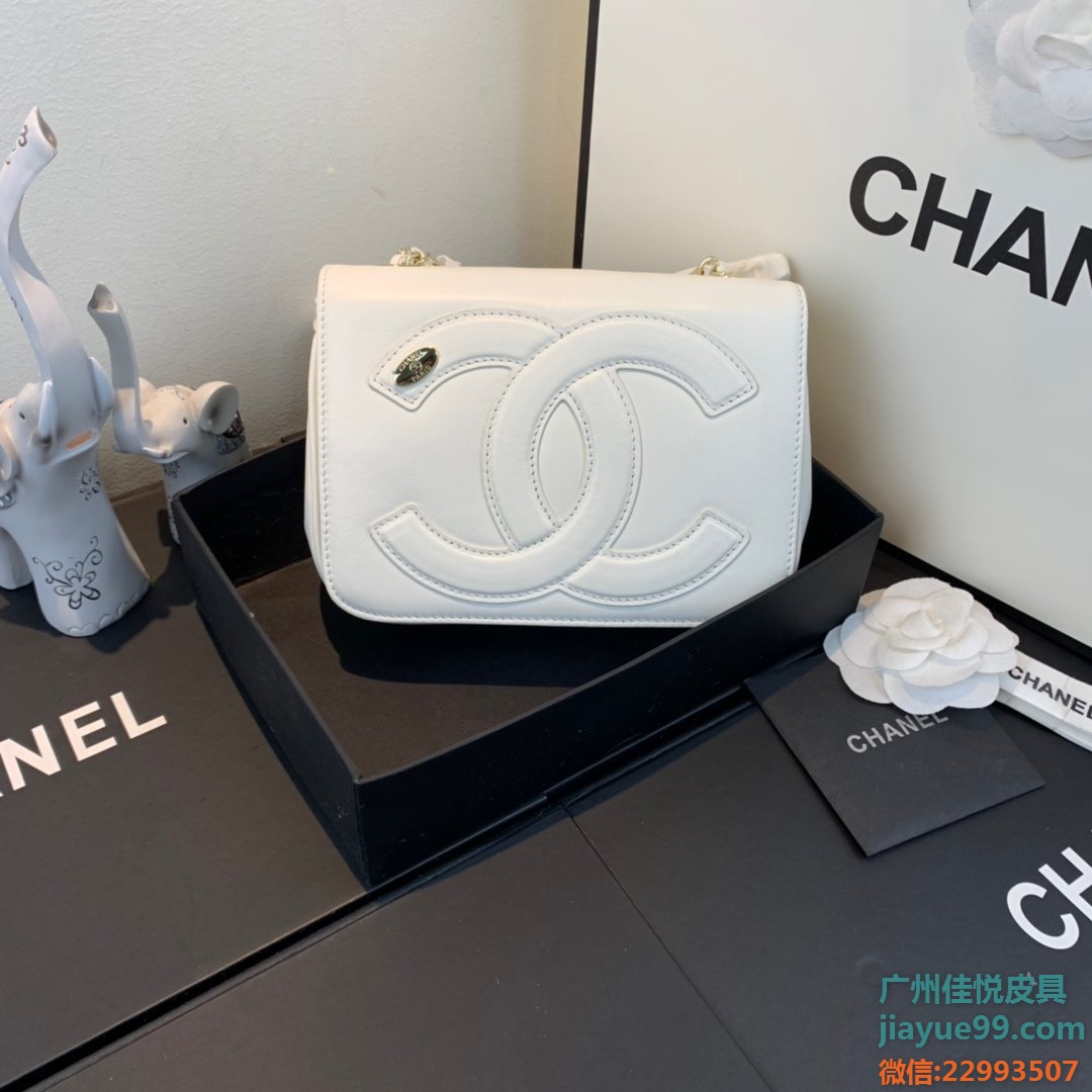 Chanel/香奈儿 AS0321白色 大双C logo口盖包