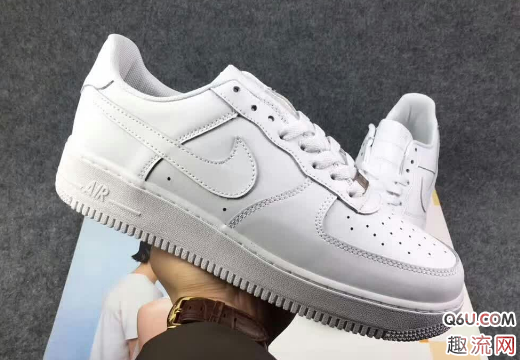 空军一号男款和女款的区别？NIKE？AF1男款女生可以穿吗