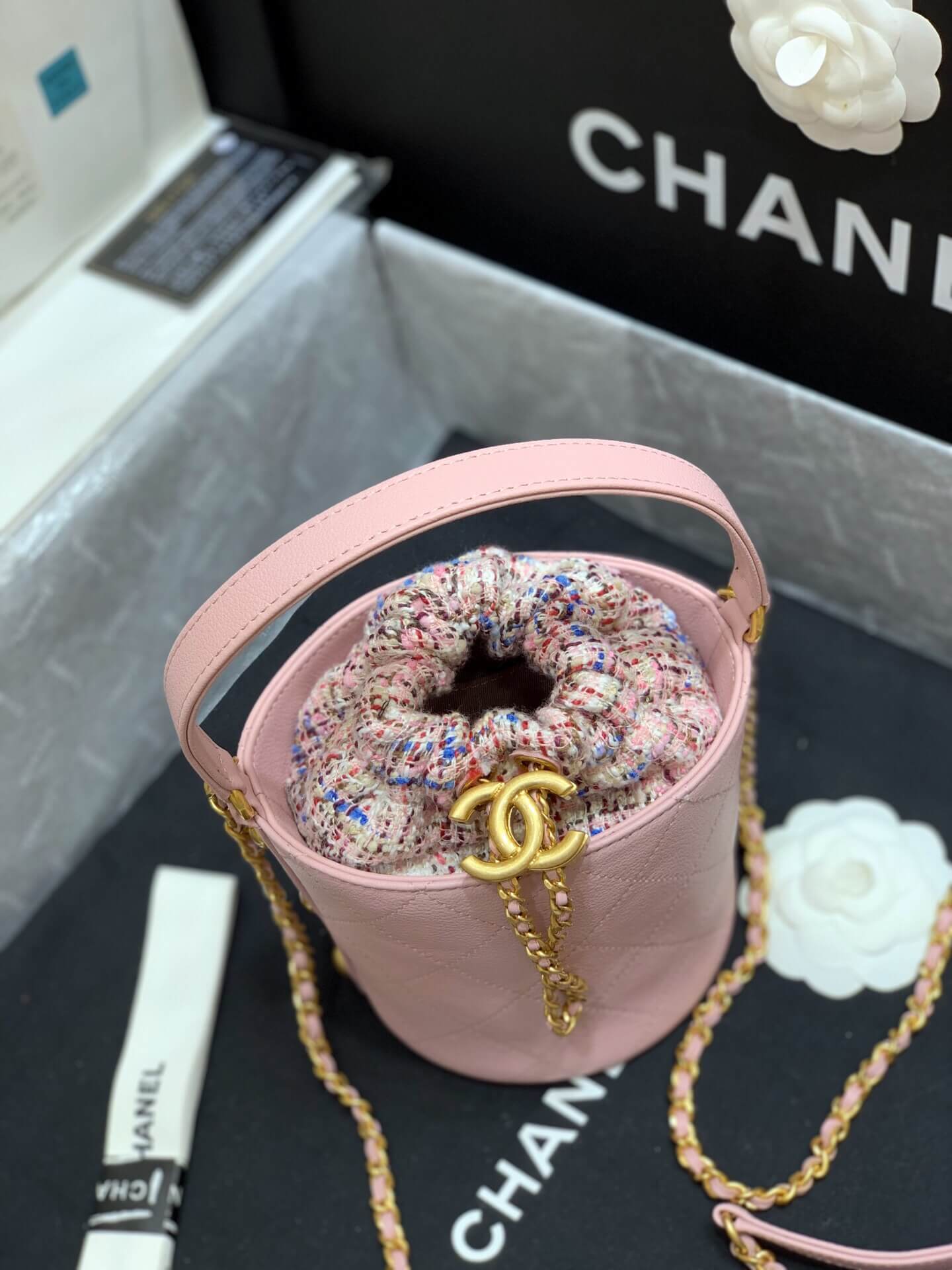 Chanel AS1478 B02443 N6132 2020春夏最新水桶抽绳包