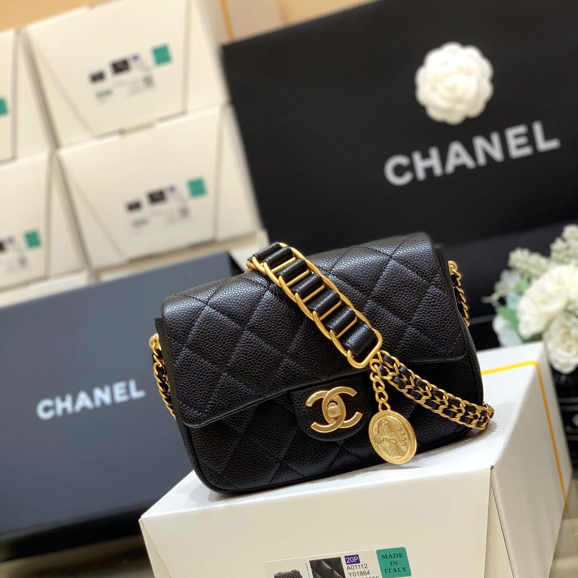 Chanel 2021早秋高级手工坊系列方胖子纪念版金币包